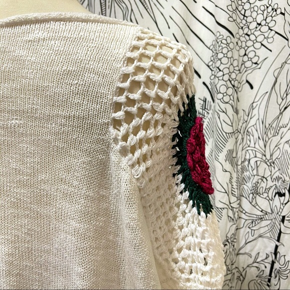 π Beautiful rose shoulder knit top - Picture 12 of 14